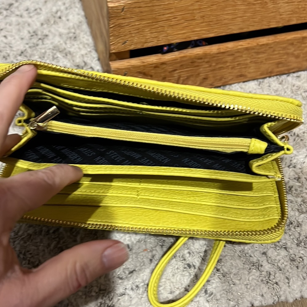 Steven madden wallet - Picture 4 of 5